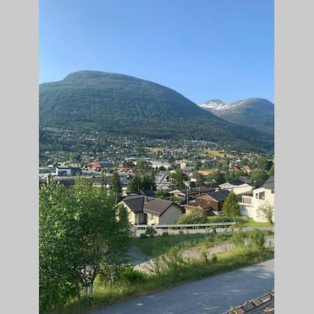 Leilighet Stryn Apartment ภายนอก รูปภาพ