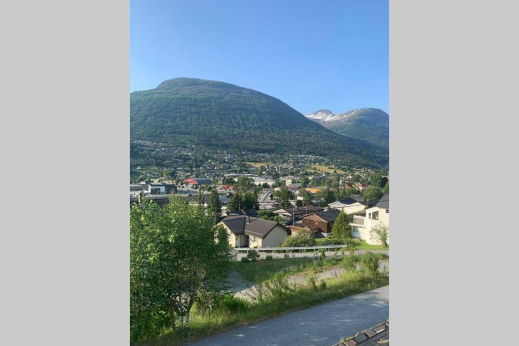 Leilighet Stryn Apartment ภายนอก รูปภาพ