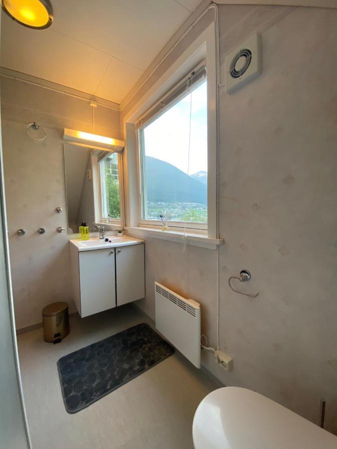 Leilighet Stryn Apartment ภายนอก รูปภาพ