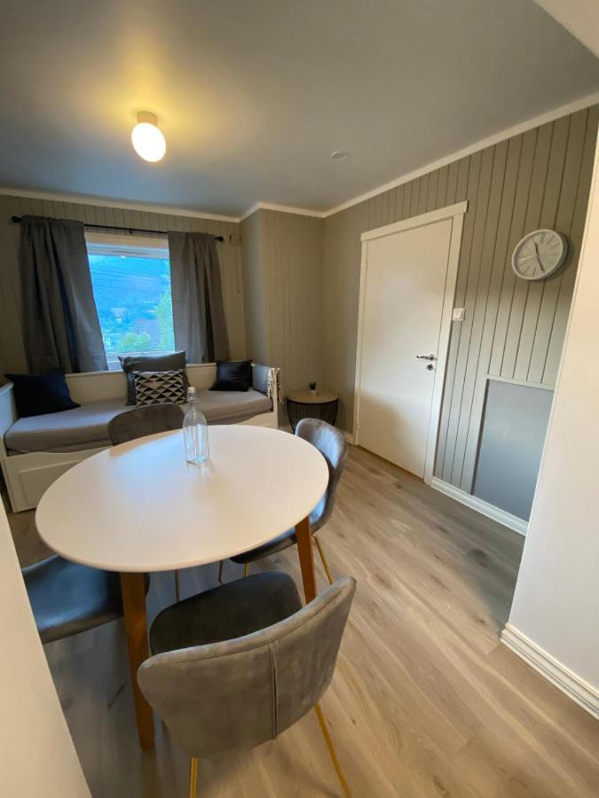 Leilighet Stryn Apartment ภายนอก รูปภาพ